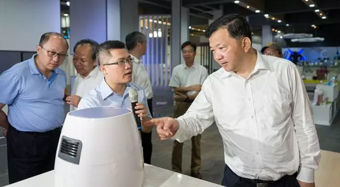 【廣東·佛山】廣東省委常委、宣傳部部長(zhǎng)慎海雄一行考察廣東工業(yè)設(shè)計(jì)城