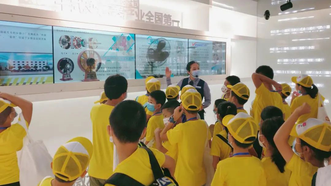 成為創(chuàng)玩無界的小設(shè)計(jì)師！“順江社區(qū)2020青少年敢創(chuàng)夏令營(yíng)”完滿結(jié)營(yíng)