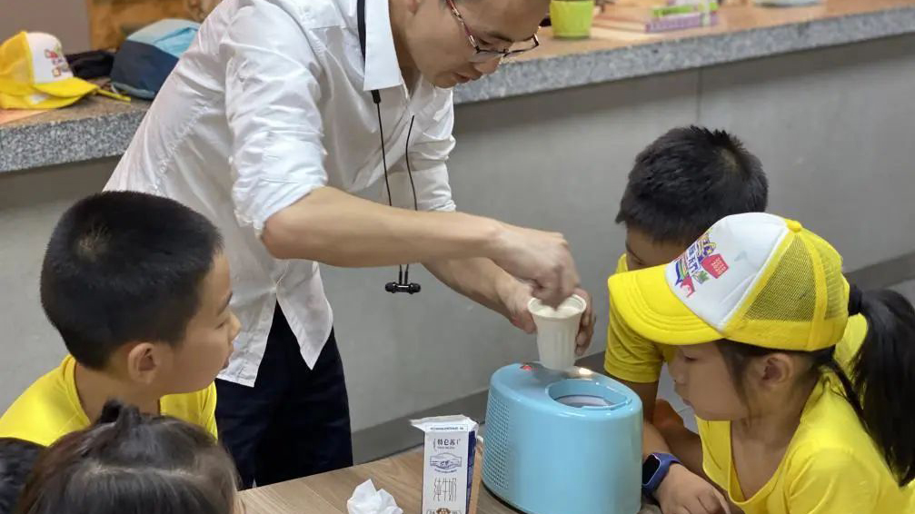 成為創(chuàng)玩無界的小設(shè)計(jì)師！“順江社區(qū)2020青少年敢創(chuàng)夏令營(yíng)”完滿結(jié)營(yíng)