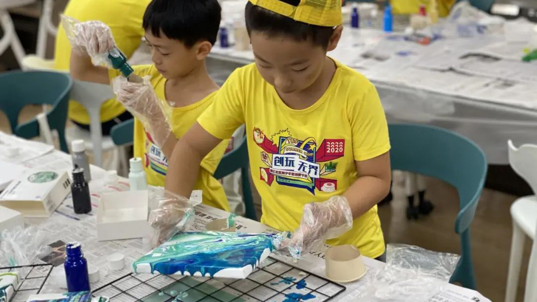 成為創(chuàng)玩無界的小設(shè)計(jì)師！“順江社區(qū)2020青少年敢創(chuàng)夏令營(yíng)”完滿結(jié)營(yíng)