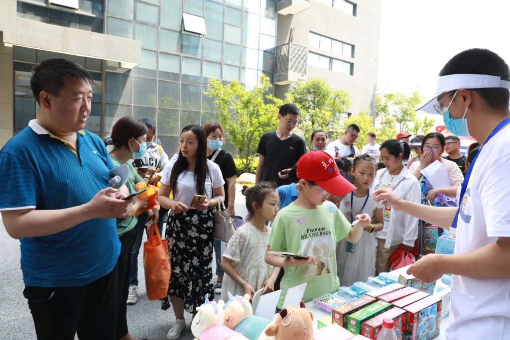 設(shè)計(jì)城第二屆社會(huì)開放日拉開帷幕，市民游客新奇體驗(yàn)大呼“過癮”