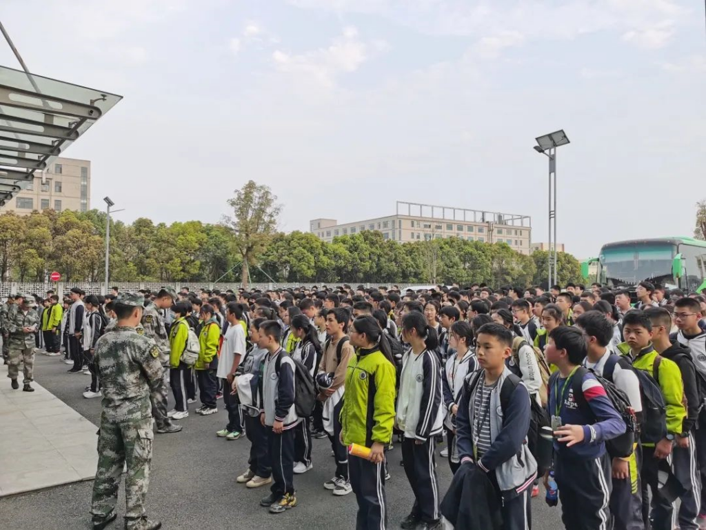 少年強(qiáng)則國強(qiáng)！掌起學(xué)子親密接觸人工智能