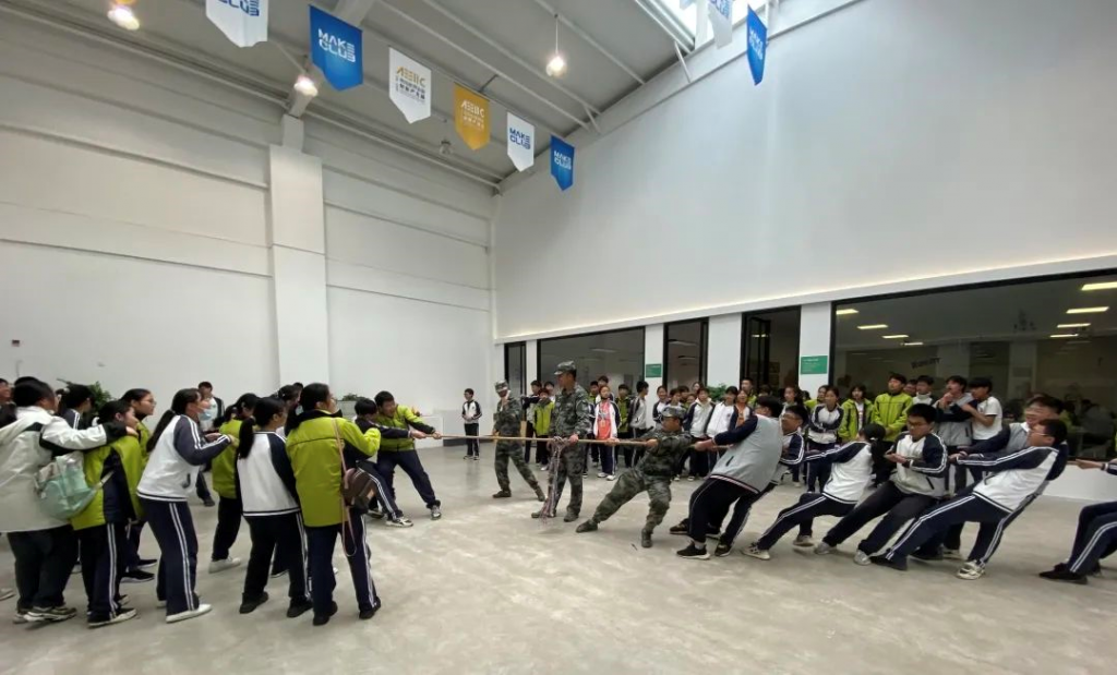 少年強(qiáng)則國強(qiáng)！掌起學(xué)子親密接觸人工智能