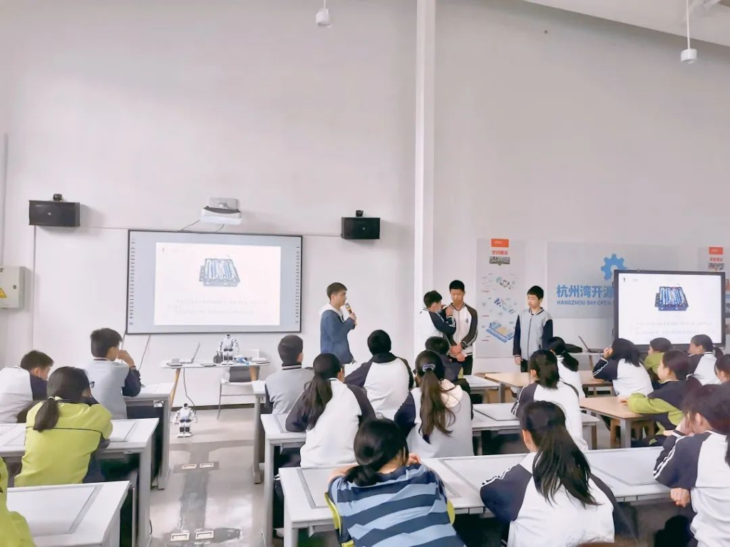 少年強(qiáng)則國強(qiáng)！掌起學(xué)子親密接觸人工智能