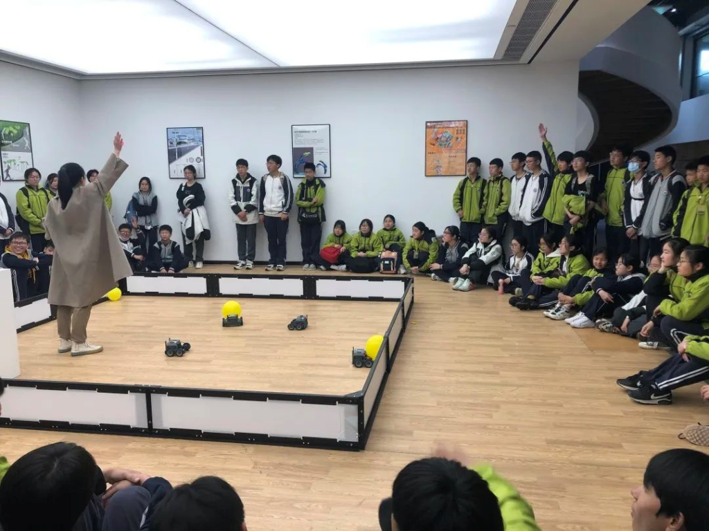 少年強(qiáng)則國強(qiáng)！掌起學(xué)子親密接觸人工智能