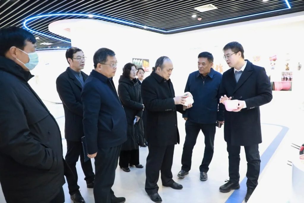 焦作市副市長王付舉一行蒞臨中原工業(yè)設(shè)計城