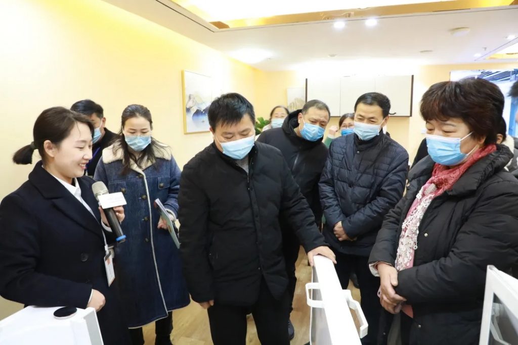 沁陽市人大常委會(huì)主任許國順一行蒞臨設(shè)計(jì)城參觀考察