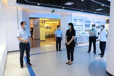 河南省人社廳就業(yè)促進局副局長謝攀一行蒞臨設(shè)計城調(diào)研