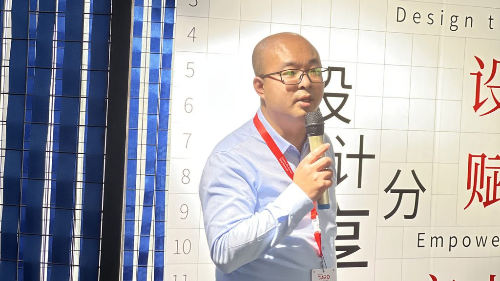 “冰墩墩之父”曹雪教授走進(jìn)設(shè)計城 分享設(shè)計思維賦能產(chǎn)業(yè)升級秘籍