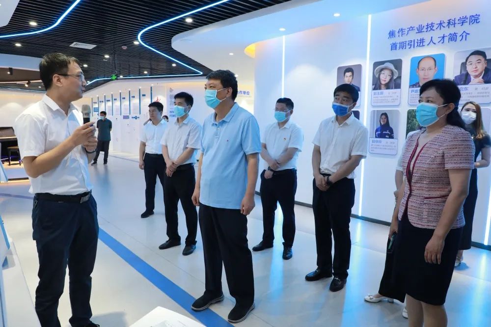 焦作市委常委、統戰部部長董炳麓一行蒞臨設計城參觀調研