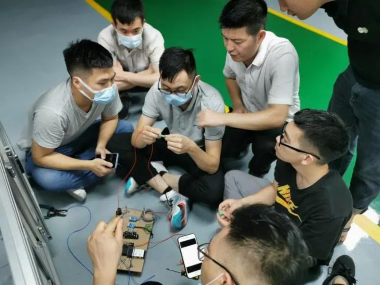 兩個月掌握工業機器人操作，設計城助力北滘培育智造人才！